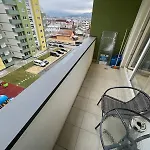 Апартаменты Coresi Mall Area Luxury Glam - Parking Option *