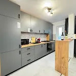 Coresi Mall Area Luxury Glam Apartment