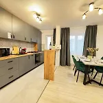 Apartment Coresi Mall Area Luxury Glam Brasov