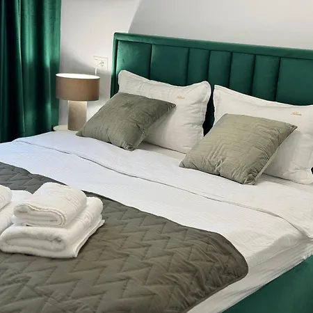 Coresi Mall Area Luxury Glam Appartement *