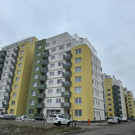 Coresi Mall Area Luxury Glam Appartement