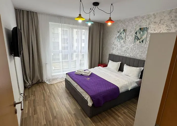 Coresi Mall Area Luxury Glam Appartement *