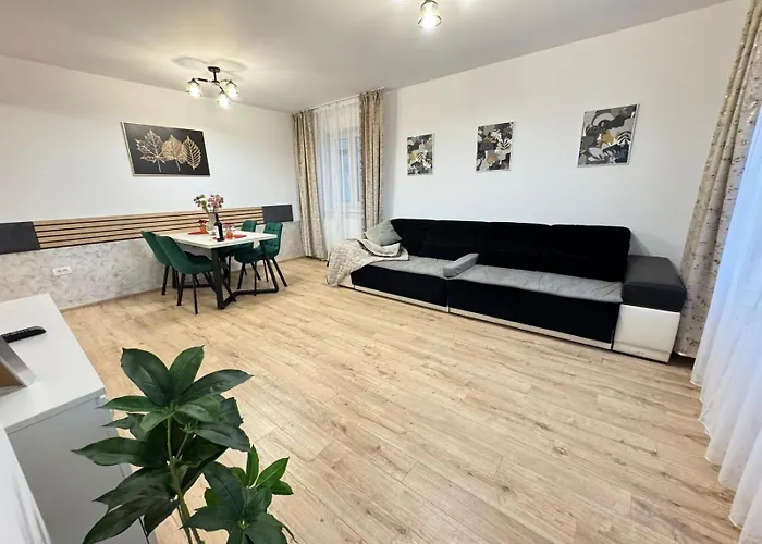 Coresi Mall Area Luxury Glam Appartement *