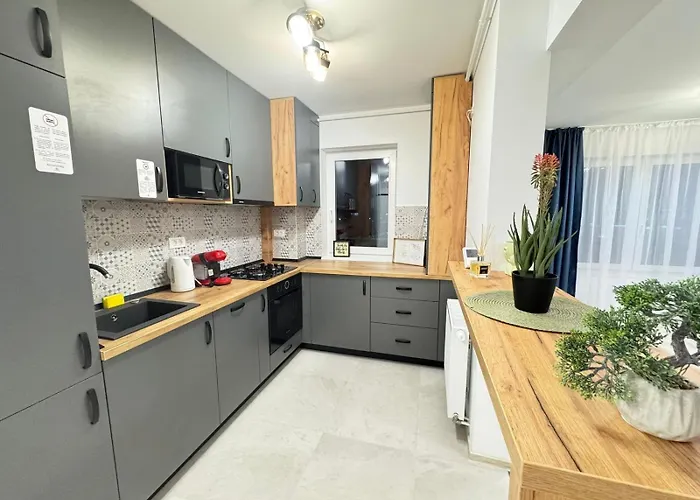 Coresi Mall Area Luxury Glam Appartement *